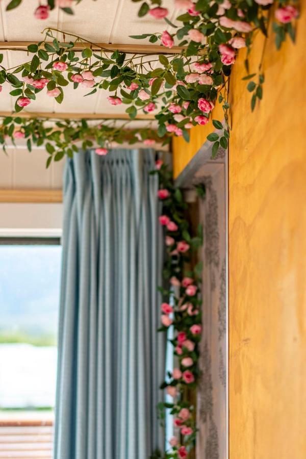 Waikoura springs Bed & Breakfast Kaikoura Bagian luar foto